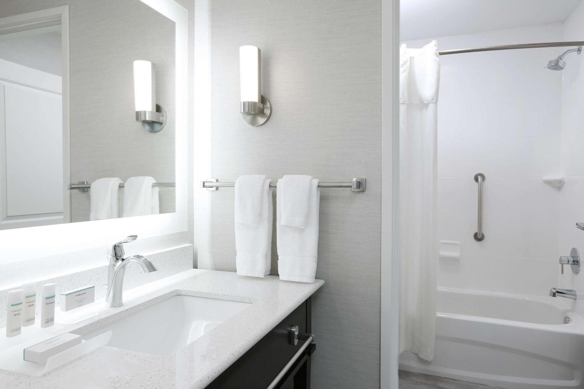 Homewood Suites By Hilton West Fargo/Sanford Medical Center Esterno foto